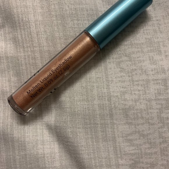 New! ELF Aqua Beauty Molten Liquid Eyeshadow - Picture 3 of 4